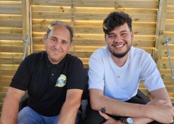 Chut on écoute la télé fait sa rentrée le Lundi 2 Septembre sur 21 radios avec le chanteur Joseph Kamel comme parrain et 1er invité de cette saison 2024-2025